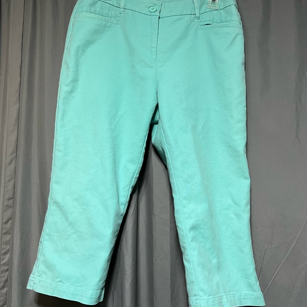 Turquoise blue capris